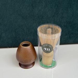 Сет Часен (бамбукова бъркалка) + поставка за часен за чай матча